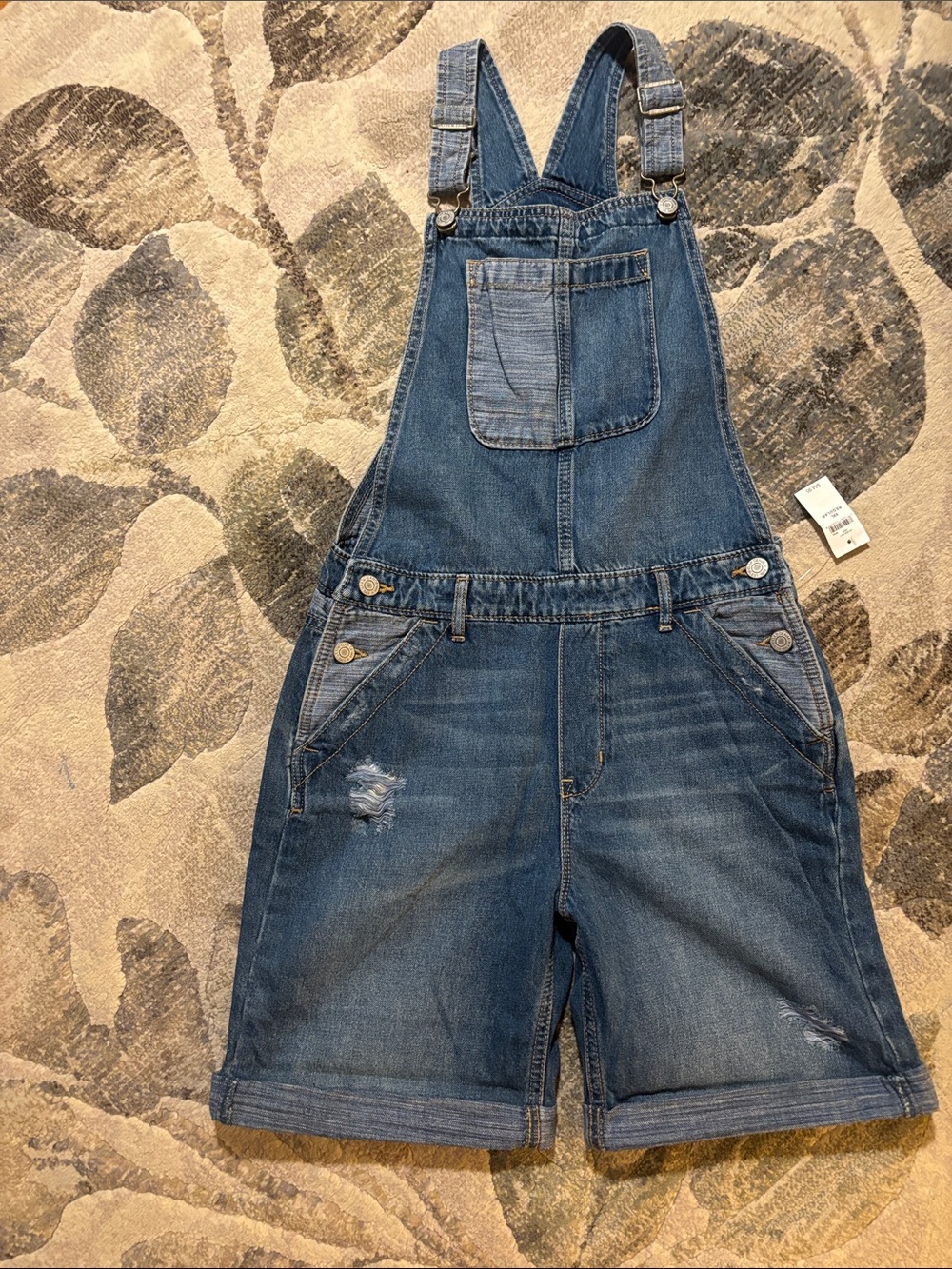 Super cute GAP Two-Tone Denim Short Overalls - Blue
